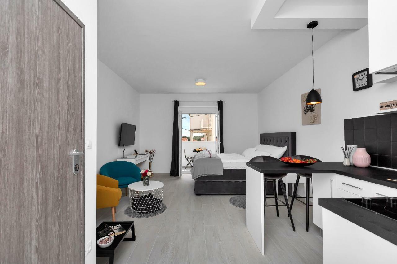 Apartments Morpheus Макарска Экстерьер фото
